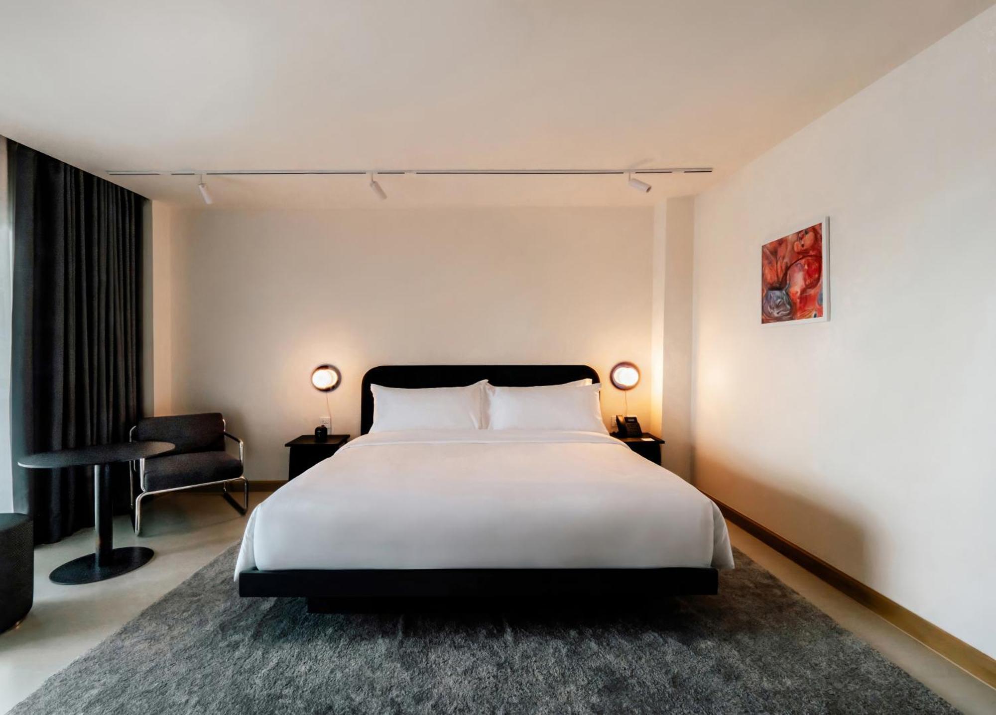 The Standardx, Phra Arthit 4* בנגקוק