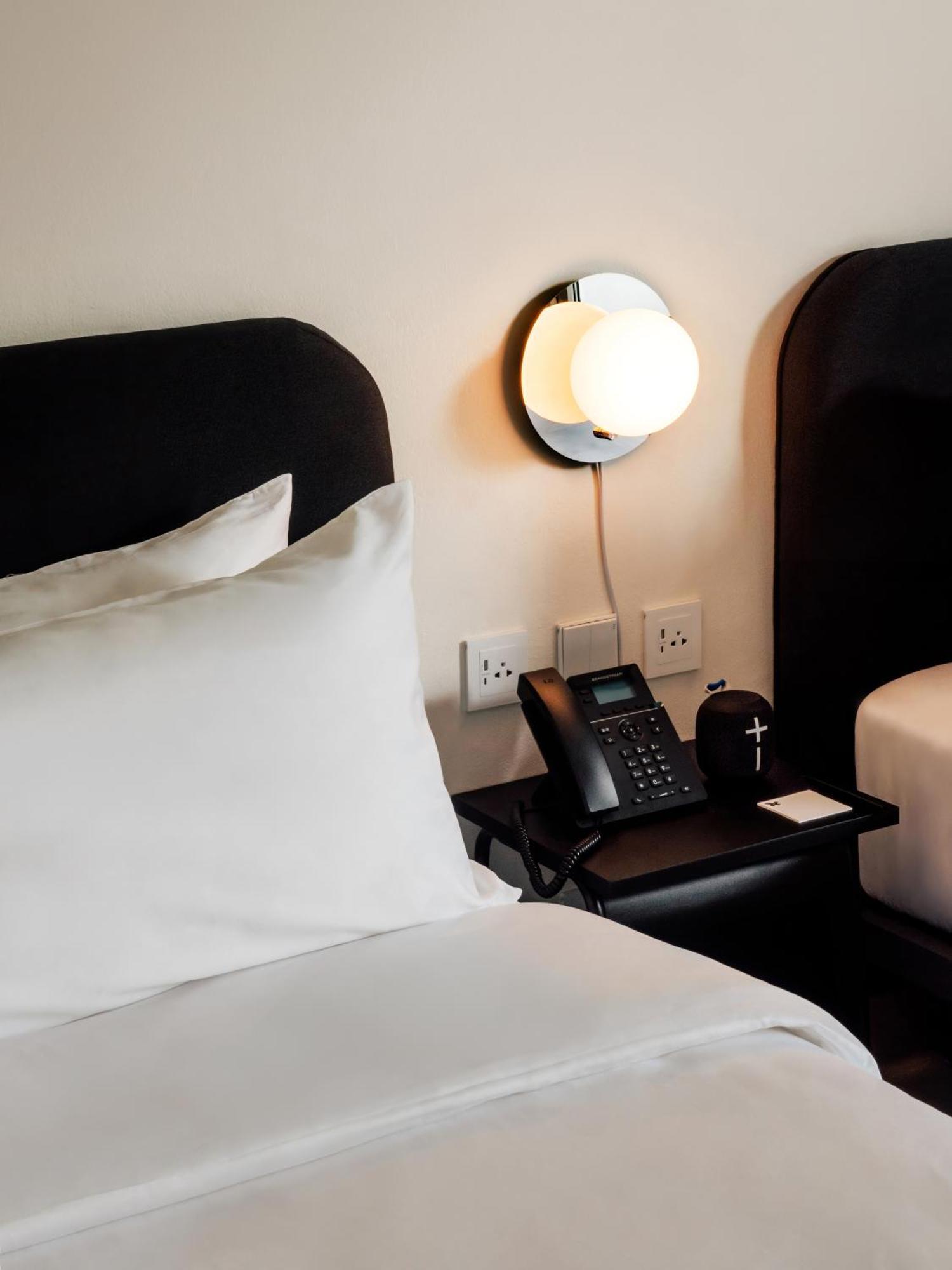 The Standardx, Phra Arthit מלון 4*